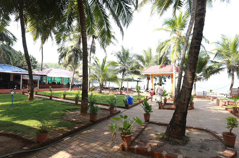 Gokarna International Beach Resort-Garden2